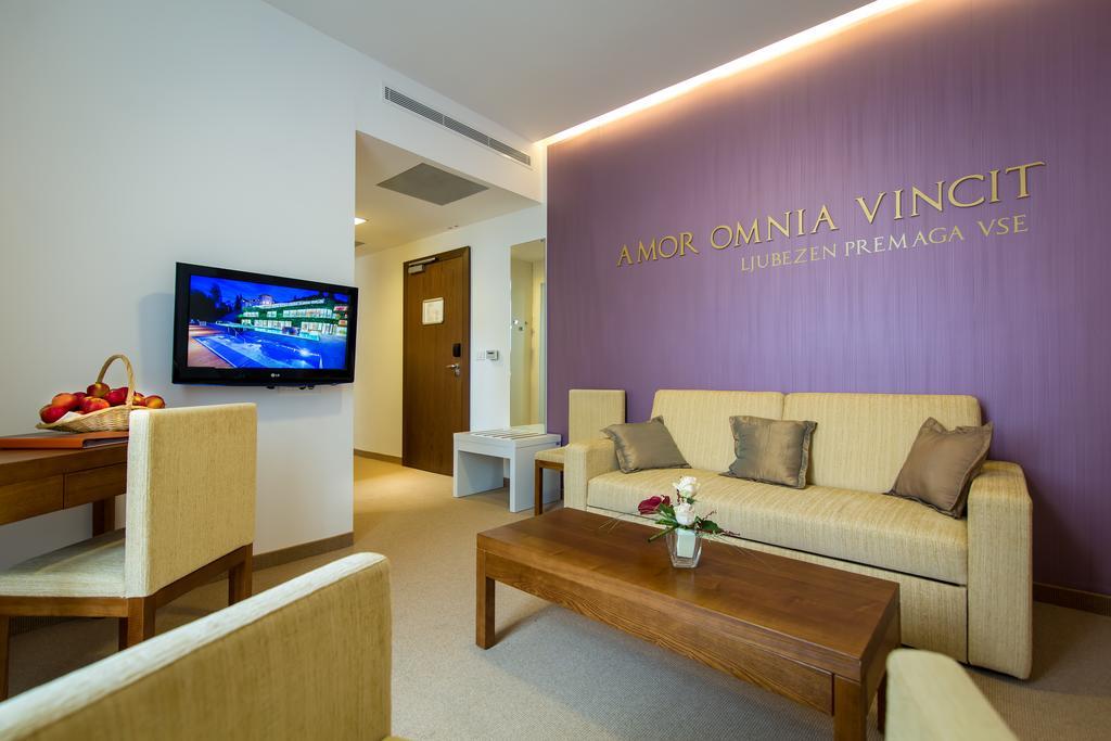 Rimske Terme - Hotel Zdraviliski Dvor Римске Топлице Стая снимка