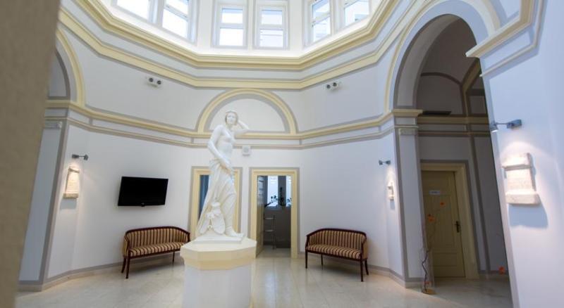 Rimske Terme - Hotel Zdraviliski Dvor Римске Топлице Екстериор снимка