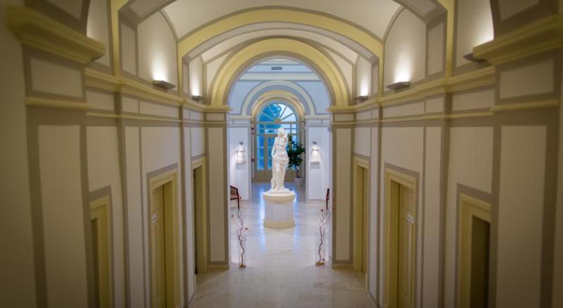 Rimske Terme - Hotel Zdraviliski Dvor Римске Топлице Екстериор снимка